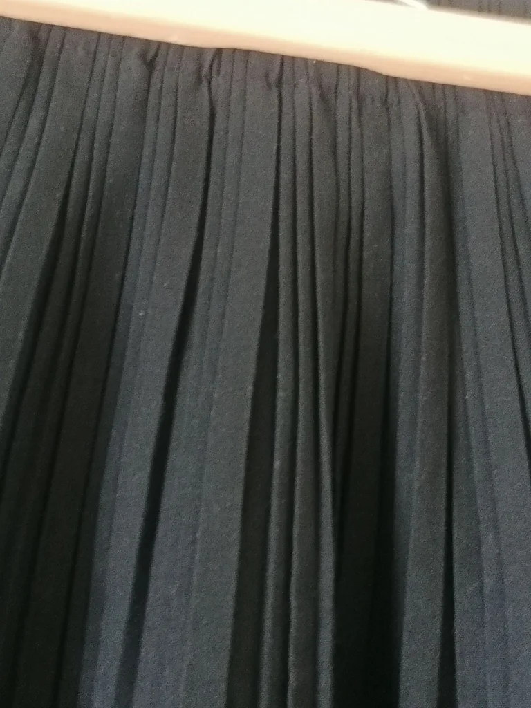 Saia curta plissada Zara tamanho P preta – photo 3